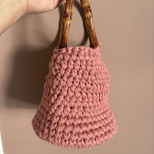 Handmade women's bag with horn handles, like new, pink