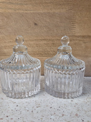 Set of 2 glass decorative jars with lid, like new