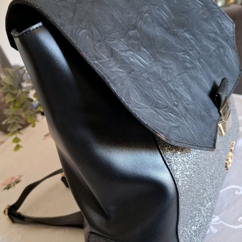 Elizabeth George women's leather backpack like new, black and gray