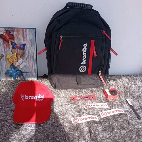 Brembo set new with bag, cap, keychains and pen