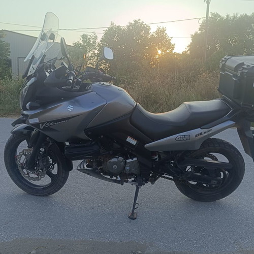 Suzuki V-Strom DL 650 almost like new, 650 cc, silver