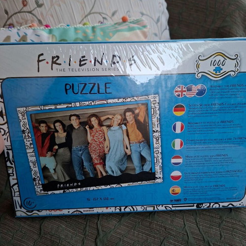Friends puzzle new, 1000 pieces collectible