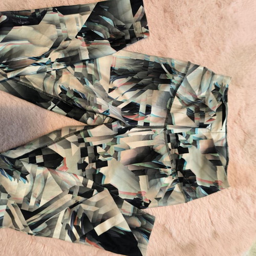 Nike dri fit leggings like new, size small, gray pink