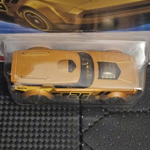 Hot Wheels Drift'n Break 26 gold toy car