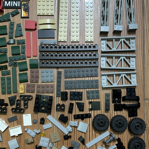 Lego parts from 1967 Mini Cooper S Rally and 2018 MINI John Cooper Works Buggy, like new, approx. 210 pieces