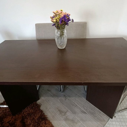 Living room/kitchen dining table like new, dark brown, MDF with veneer