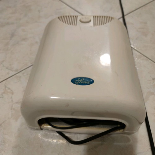 Gel nail lamp used