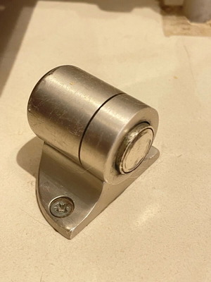 Door stopper floor-mounted with reinforced magnet, new