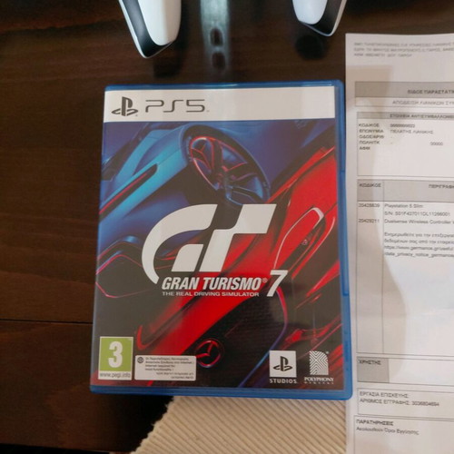 PlayStation 5 Slim Disc Edition with 2 DualSense controllers and Gran Turismo 7 like new