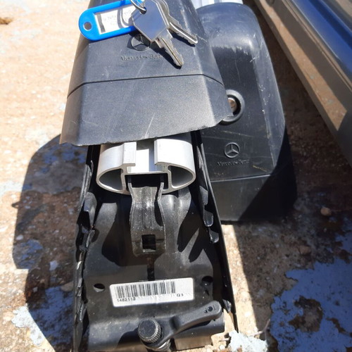 Mercedes Benz roof box with roof bars, like new, >400 liters