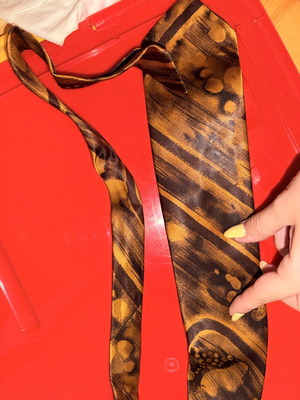 Tie, brown
