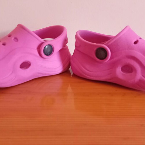 Children's beach clogs pink size 21 used