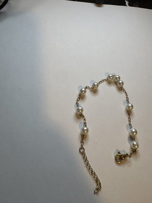 Bracelet with pearls