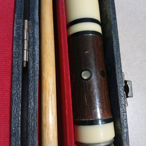 Vintage billiard cue 4-piece professional used with original case