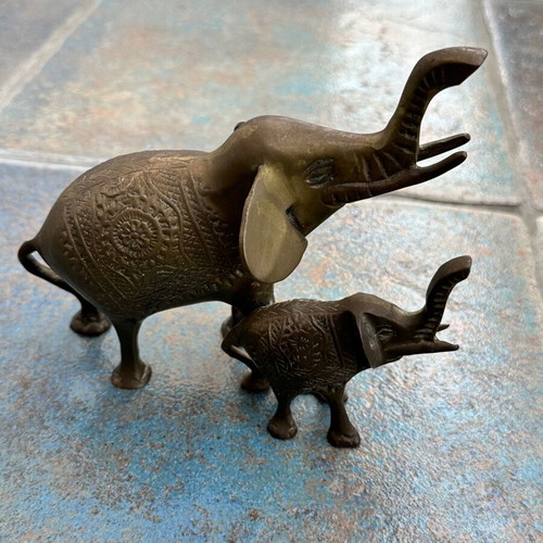 Vintage solid brass mother and baby elephant figurine used