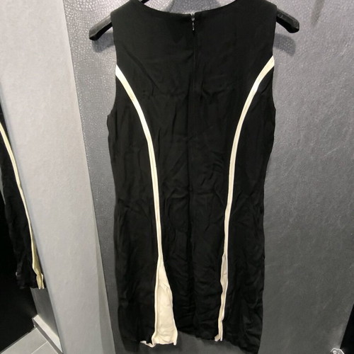 Vintage black and white dress like new, size medium