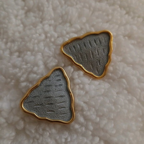 Vintage clip-on earrings gold plated like new