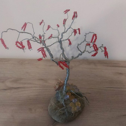 Decorative tree made of wire and beads new