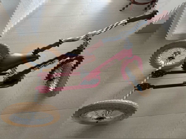 TRYBIKE STEEL 2WHEELER RED WITH HELPING WHEELS