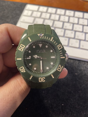 Loisir watch used, khaki color, sporty minimal style