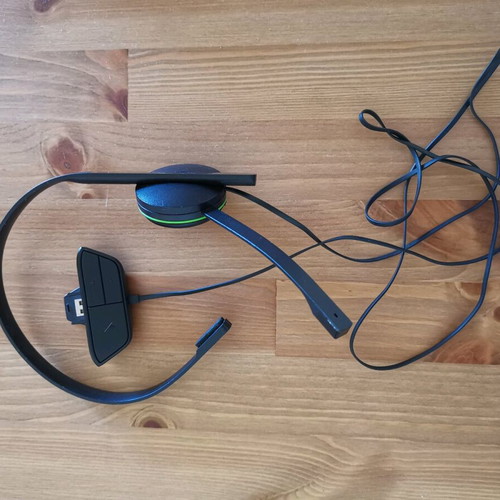 Xbox One - Series Headset like new