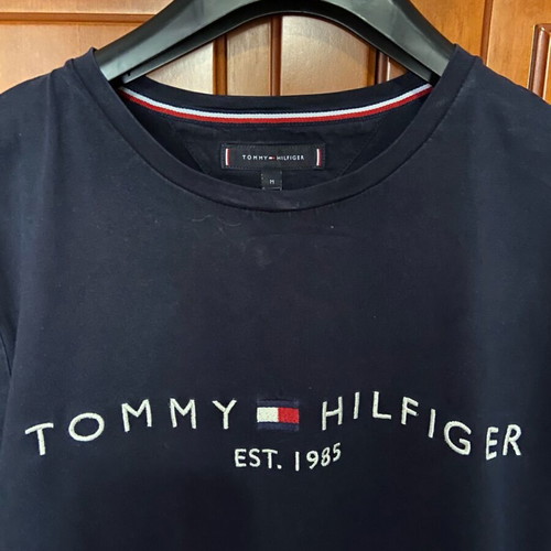 Tommy Hilfiger shirt size M like new