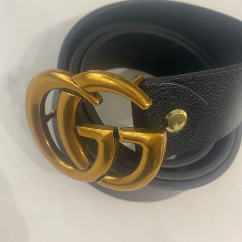 Gucci leather belt like new, size 105, black