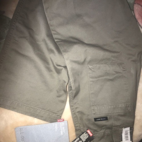 Levi's women's pants new, khaki gabardine size 28