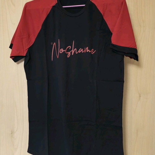 NoShame T-shirt like new, slim fit, size L, black-red