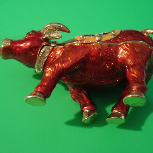 Decorative jewelry box Taurus like new