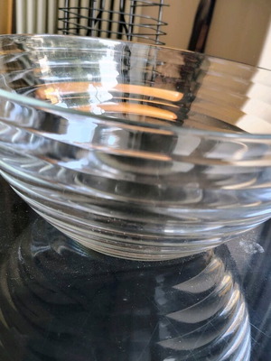 Glass large bowl like new