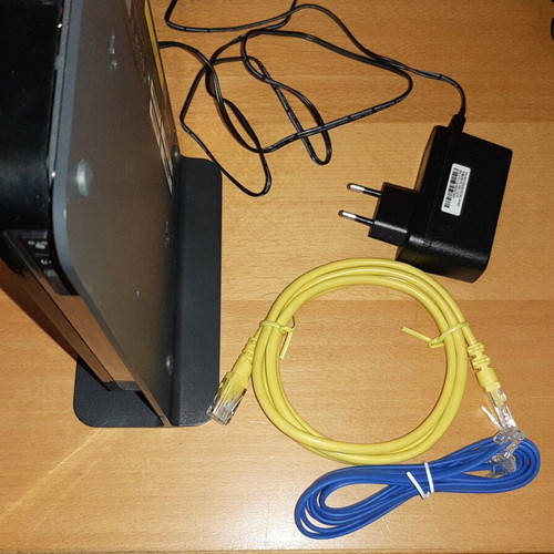 Netgear DGND3700v2 N600 ADSL Modem Router like new with cables