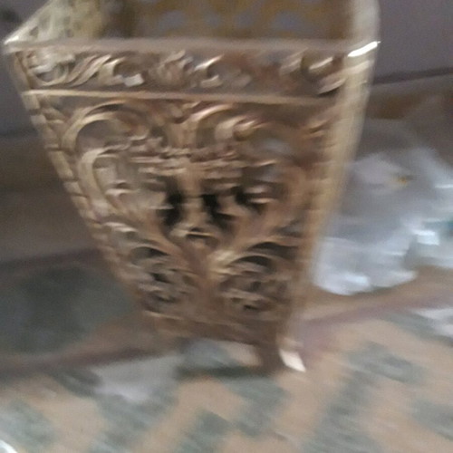 Metal umbrella stand with carving like new