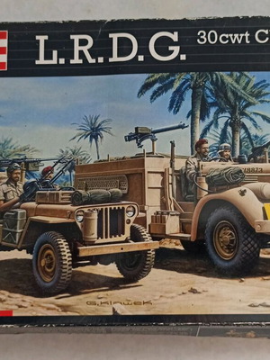 Revell L.R.D.G. 30cwt Chevrolet & Willy's Jeep CJ 1:76 scale new model kit