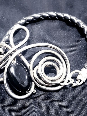 Βραχιόλι Evelyn silver plated με μαύρο όνυχα και δερμάτινο λουράκι
