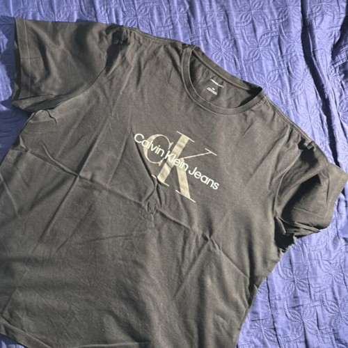 Calvin Klein T Shirt used, size Large, black