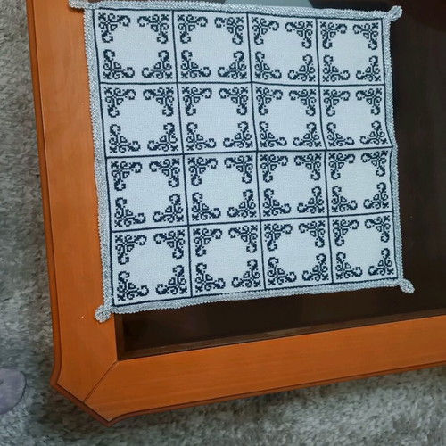 Square Napkin 40x40 new with cross-stitch and lining