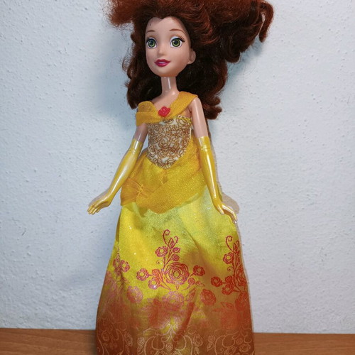 Hasbro Disney Princess Doll Royal Shimmer Belle used