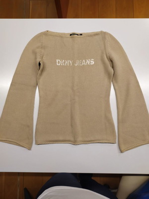 DKNY women's sweater size M like new, beige