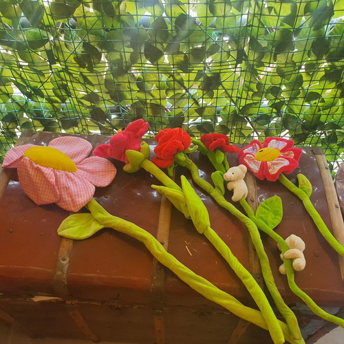 Artificial flowers like new, set of 5
