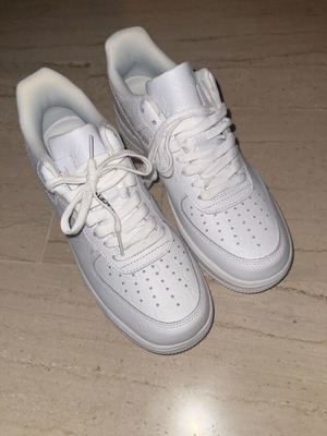 Nike Airforce LV special edition size 43 like new, white