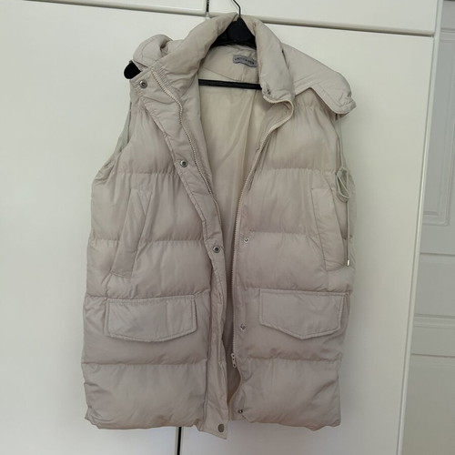 Sleeveless jacket like new, beige and white, size S