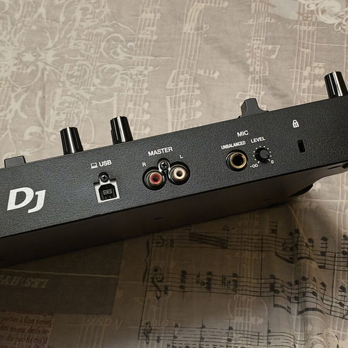 Pioneer DDJ REV1 DJ controller