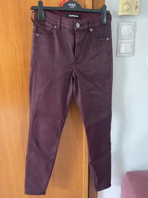 Fitted elastic burgundy pants new, size S
