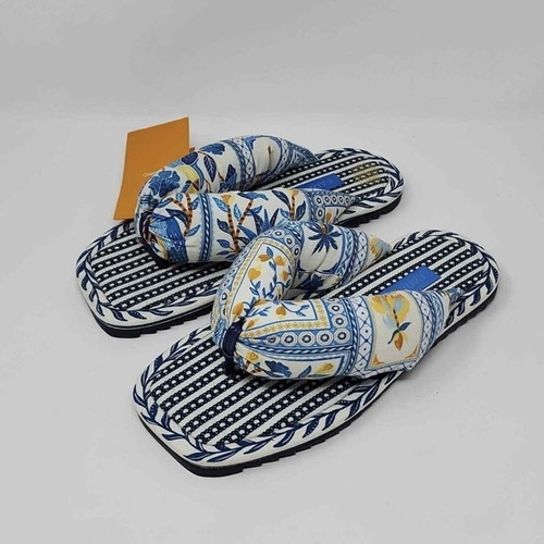 Farm Rio Navy Puffy Tropical Printed Flip Flop Sandals New