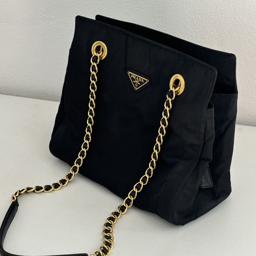 Vintage Prada shoulder bag in excellent condition, black