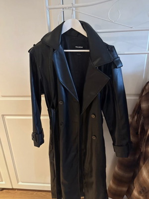 Pull & Bear trench coat new, medium, black