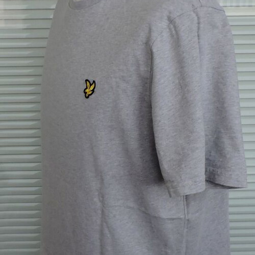 Lyle and Scott men's grey round neck T-shirt like new, size large