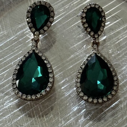 Earrings with emerald stones and rhinestones, new