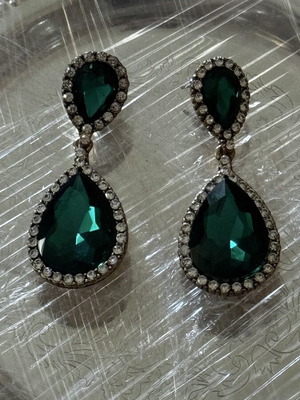 Earrings with emerald stones and rhinestones, new